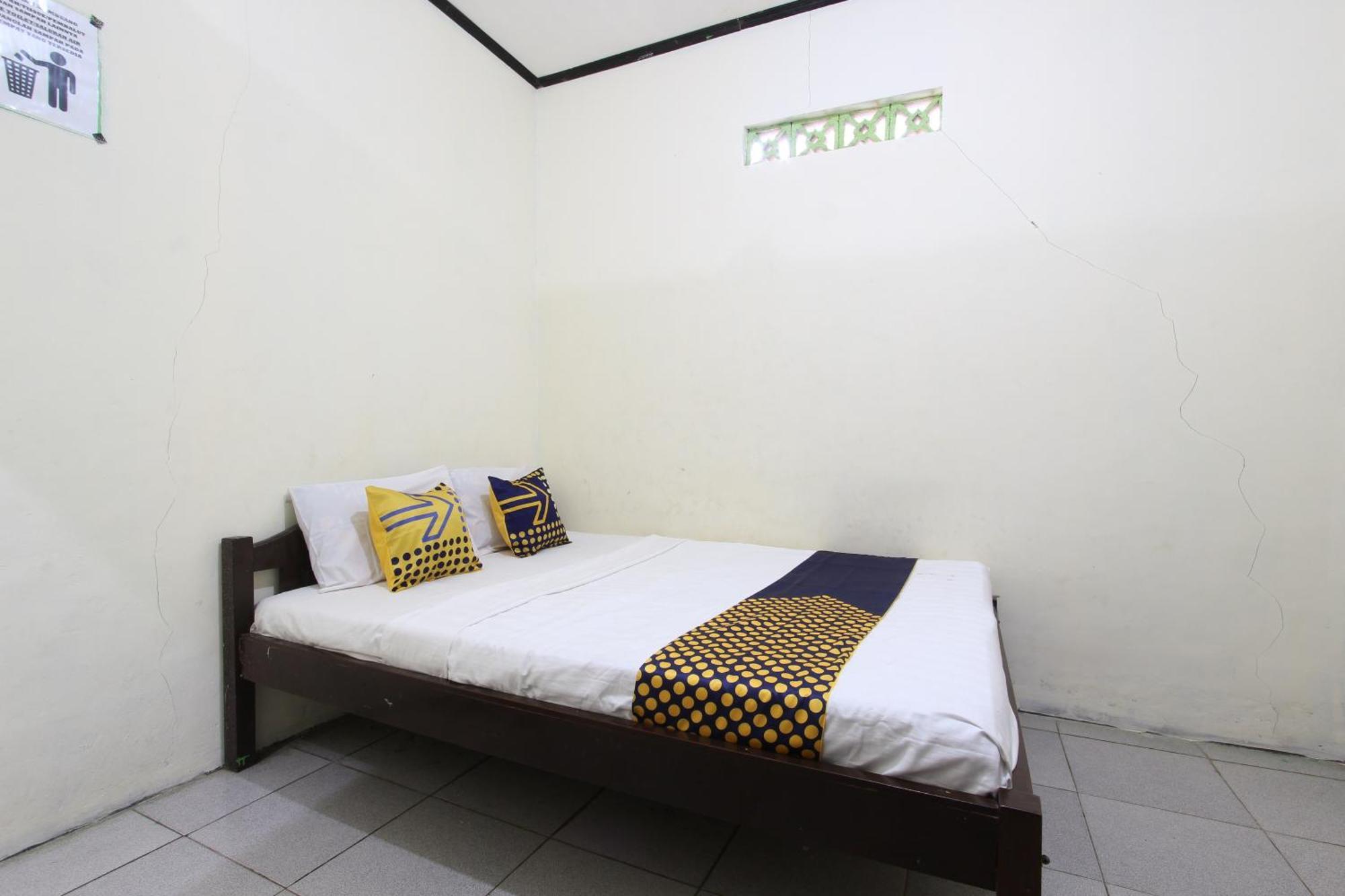 Oyo 92231 Tanjung Alang Syariah Hotel Makassar